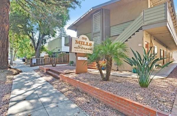 $2,550 FIRST FLOOR 1 Bed 1 Bath in Menlo Park ! 1