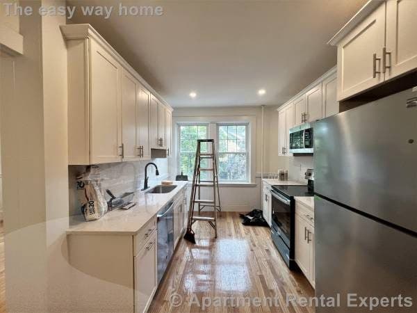 --- Updated 2+ Bed -- Modern kitchen - Heat Incl - NO FEE 2