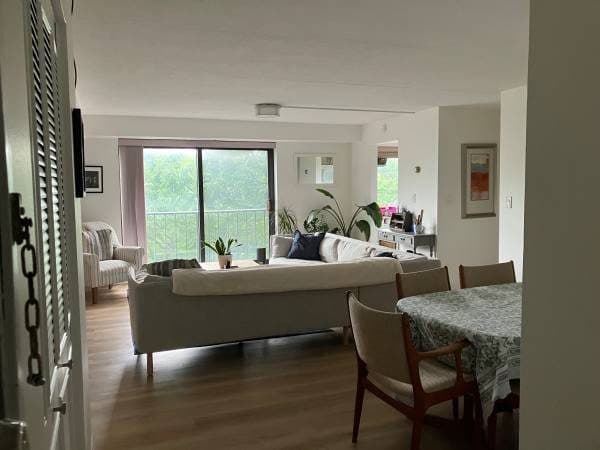 $3,920 - Renovated 2 Bed 2 Bath in Coolidge Corner for 9/1 - ~1K ft2 1