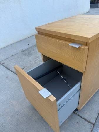 Curb alert: IKEA rolling file cabinet / bedside table 3