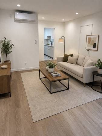 REDUCED - Hollywood Remodel... with no silicone injections! Unfurnishe 3
