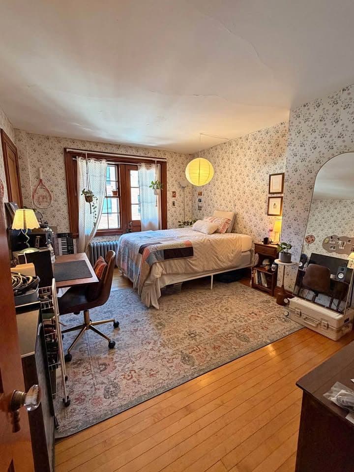 Private room for rent 1