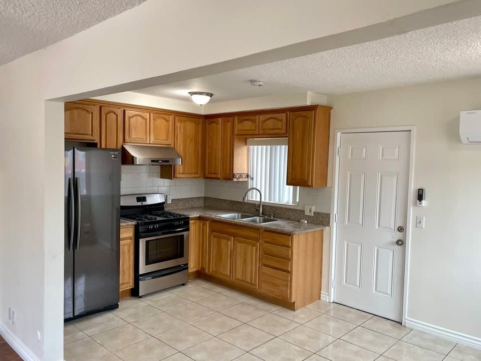 2 Beds 1 Bath Apartment 3