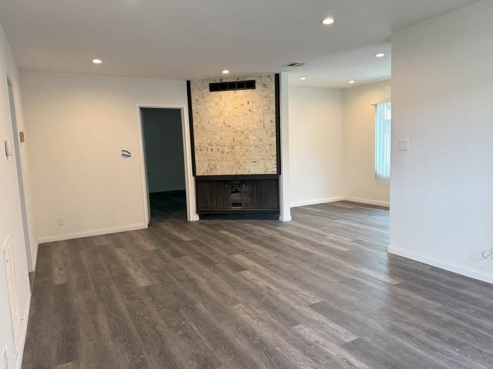 3 Beds 2 Baths - Apartment 2