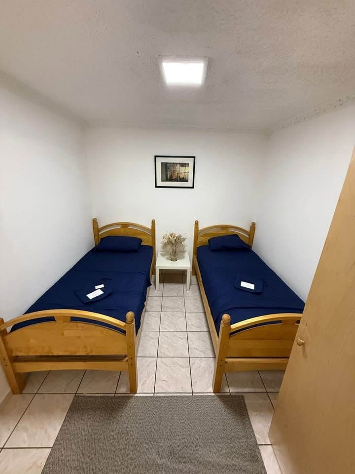2 Beds 2 Baths - House 3