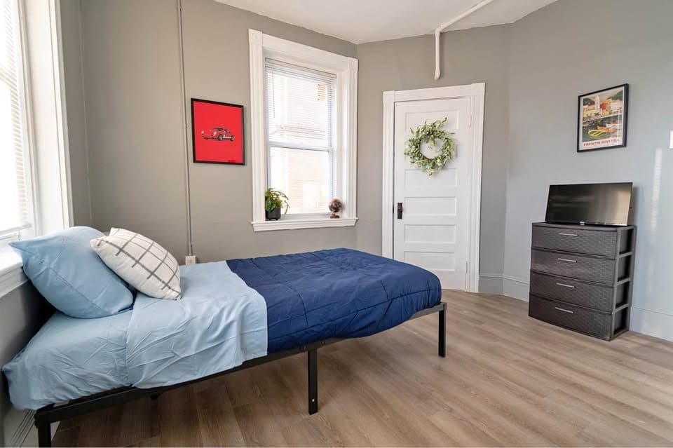 Private room for rent 1