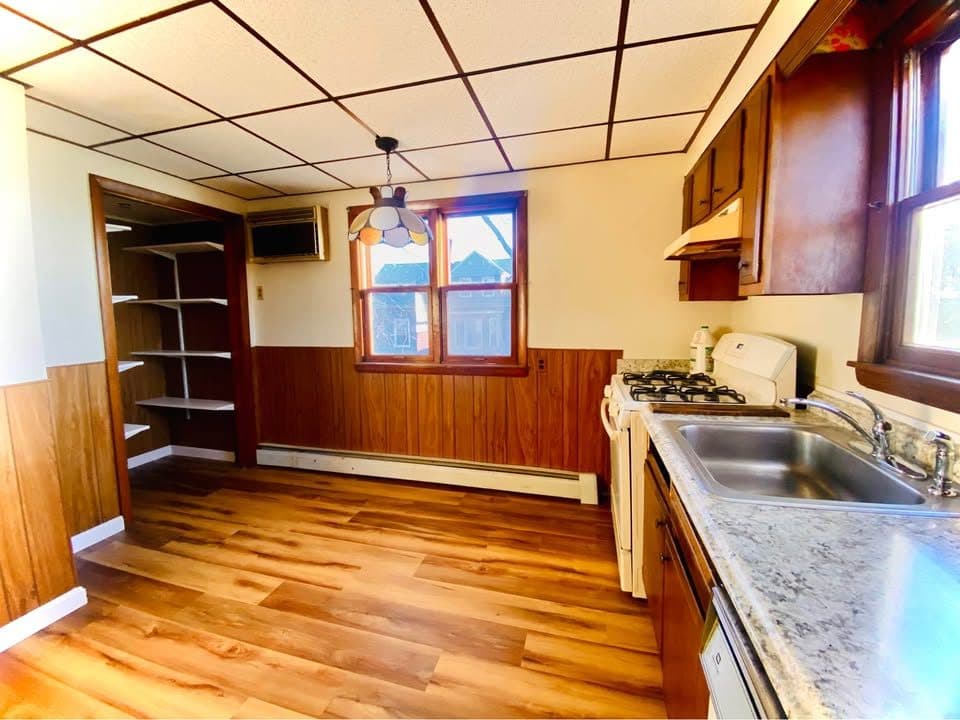4 Beds 1.5 Baths - Apartment 3