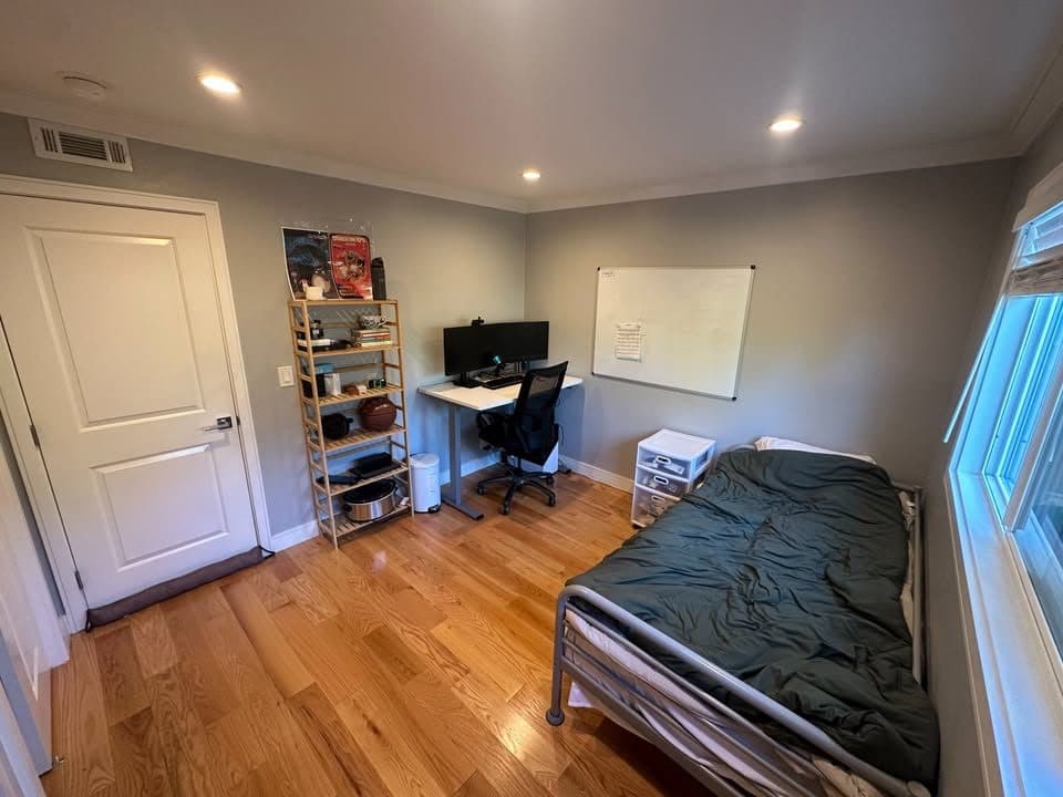 Private room for rent 2