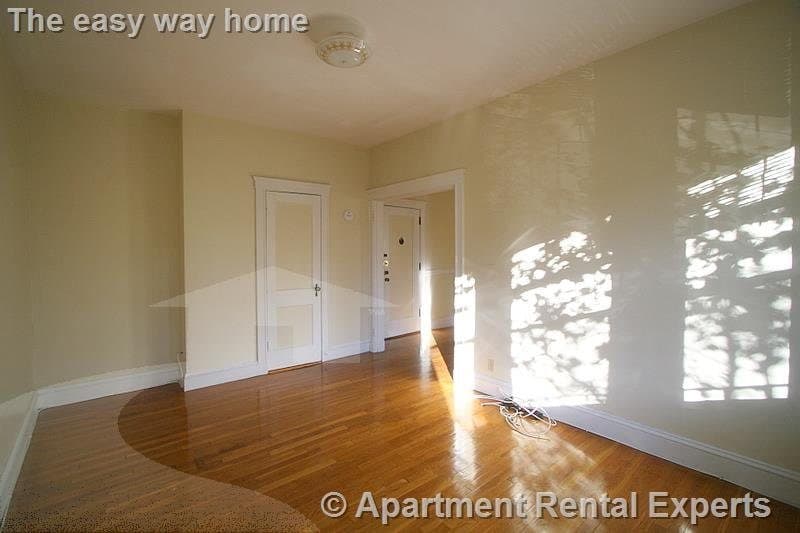 Studio 1 Bath Apartment 3