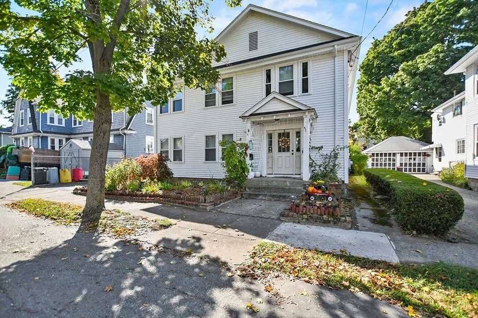 3 beds 2 baths Townhouse 1