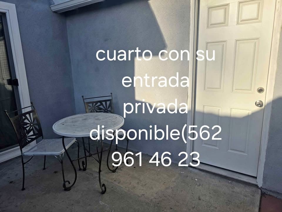 Cuarto con entrada privada 1