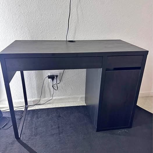 Desk for sell in great conditions 1