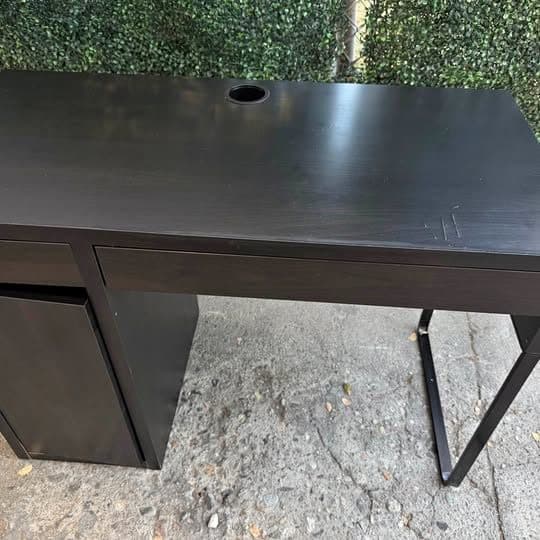 Black ikea desk 1