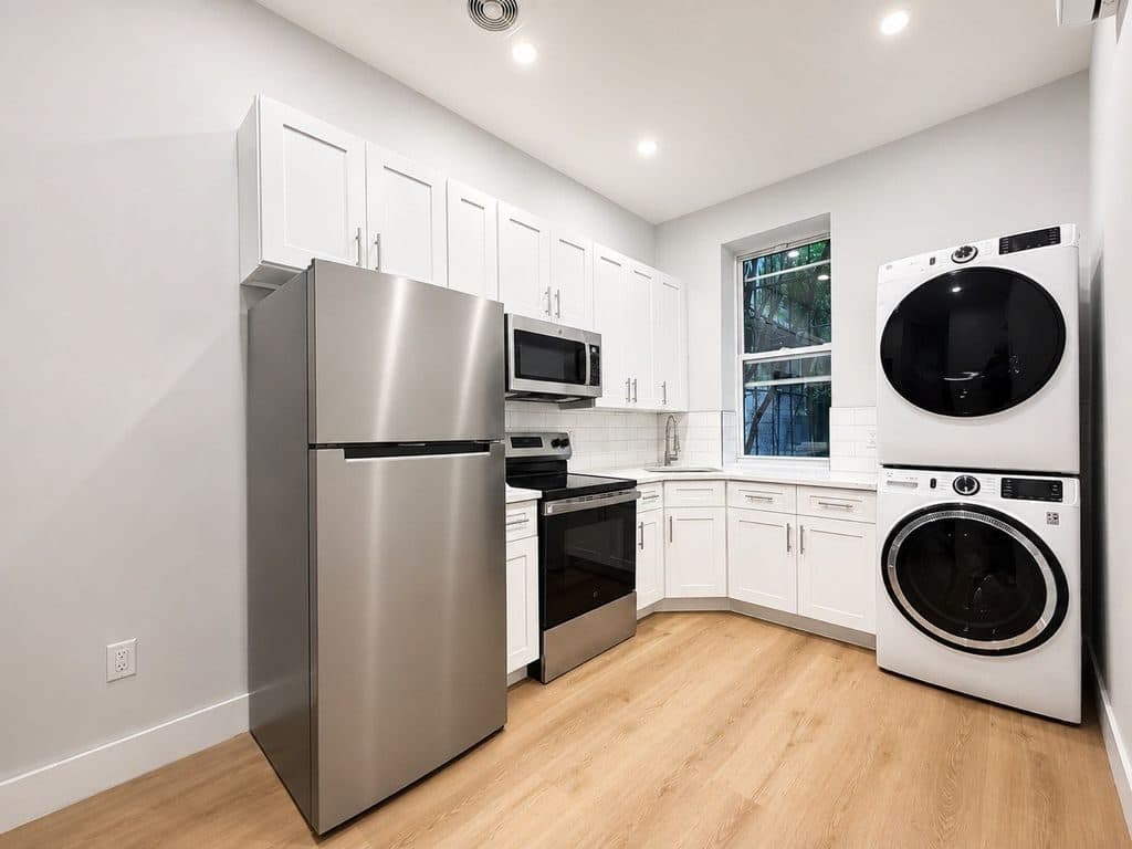 Studio for rent — 97 Ralph Ave Unit 1, Brooklyn 3