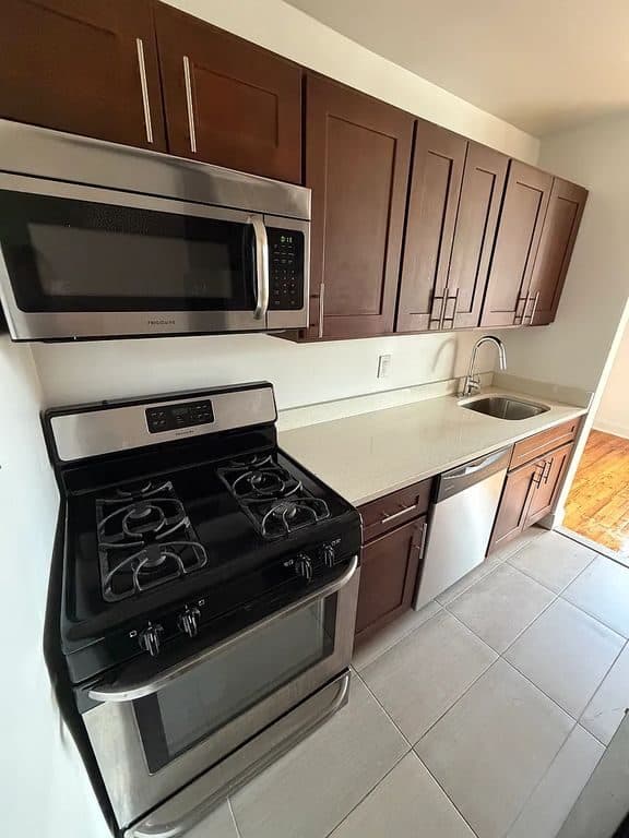 1 BR for rent — 111-14 76th Ave #412, Forest Hills 2
