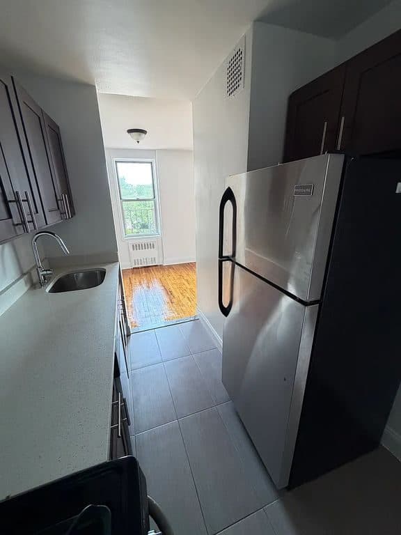 1 BR for rent — 111-14 76th Ave #412, Forest Hills 3