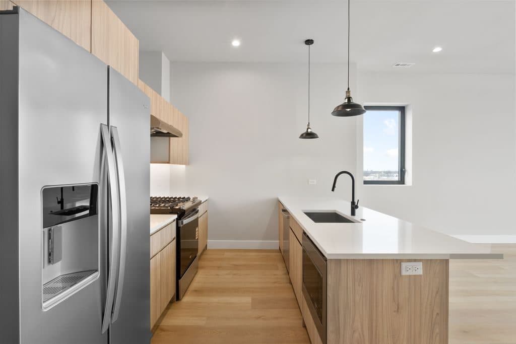 3 BR for rent — 2505 W Farragut Ave #510, Chicago 2
