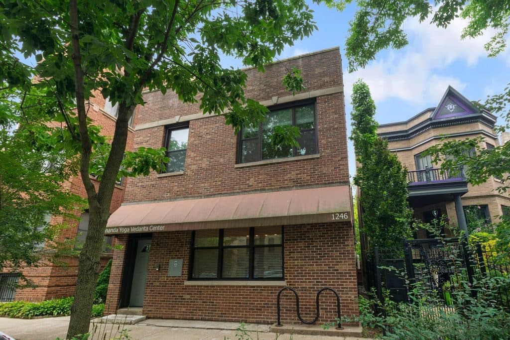 2 BR for rent — 1246 W Bryn Mawr Ave, Chicago 1