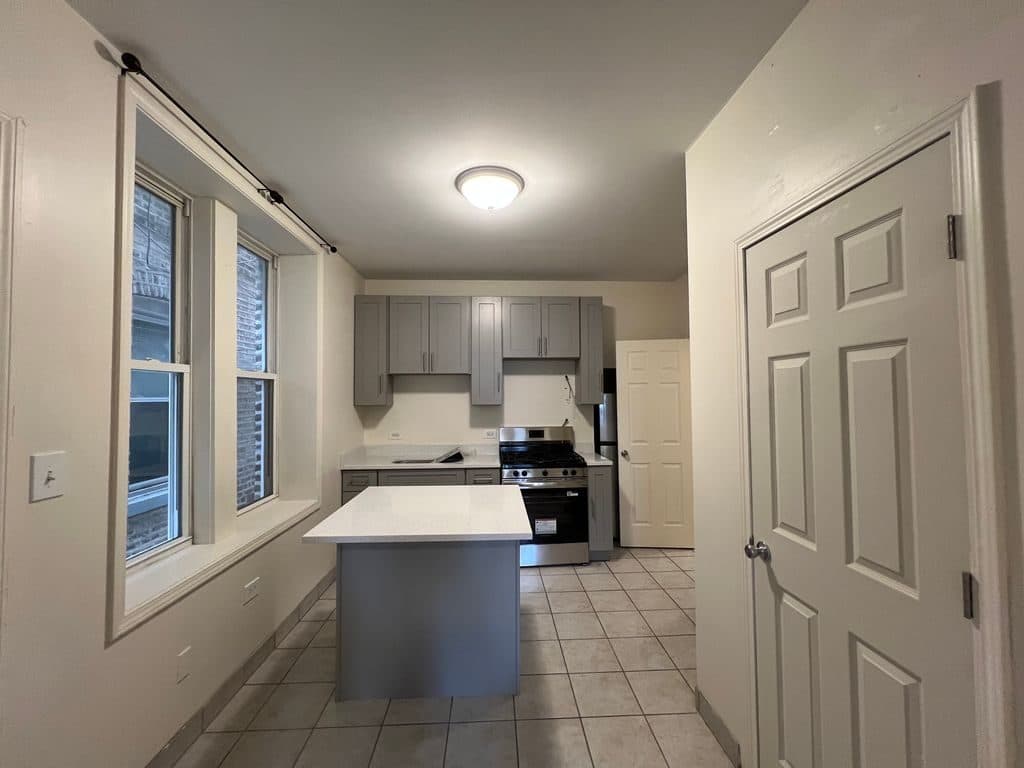 1 BR for rent — 3038 S Canal St #1BF, Chicago 1