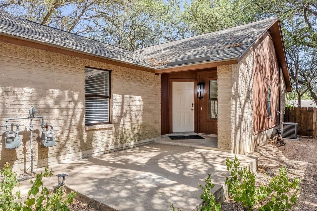 2 BR for rent — 1008 Milford Way #B, Austin 3