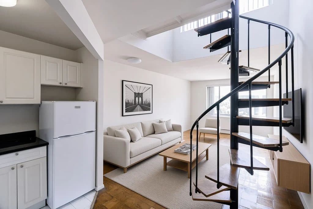 Studio for rent — 220 E 24th St, New York 2