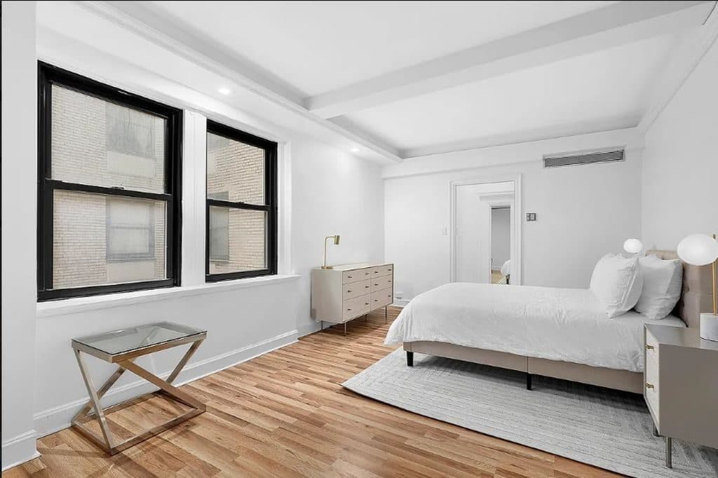 Studio for rent — 160 Central Park S, New York 1