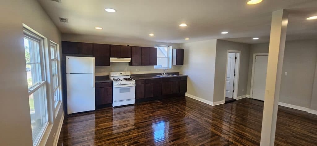 2 BR for rent — 9325 S Vanderpoel Ave #2F, Chicago 1