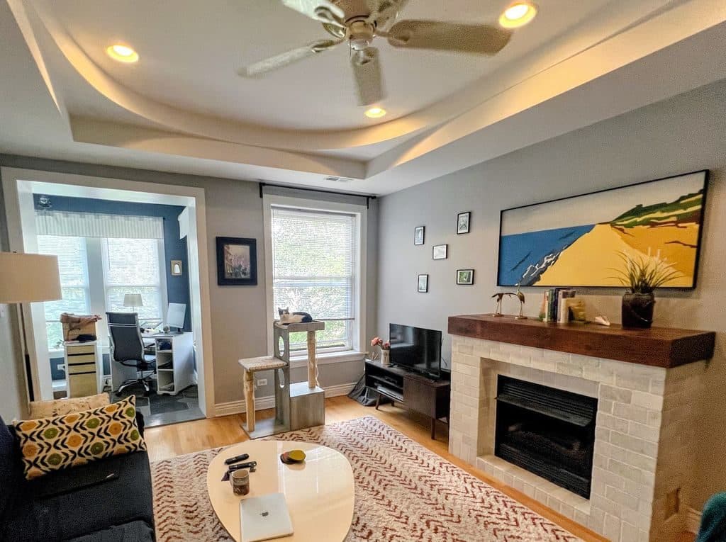 2 BR for rent — 7021 N Greenview Ave, Chicago 1