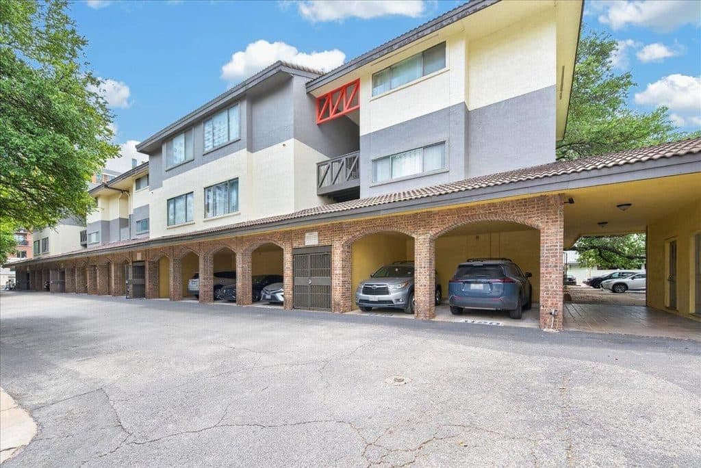 2 BR for rent — 806 W 24th St APT 217, Austin 1