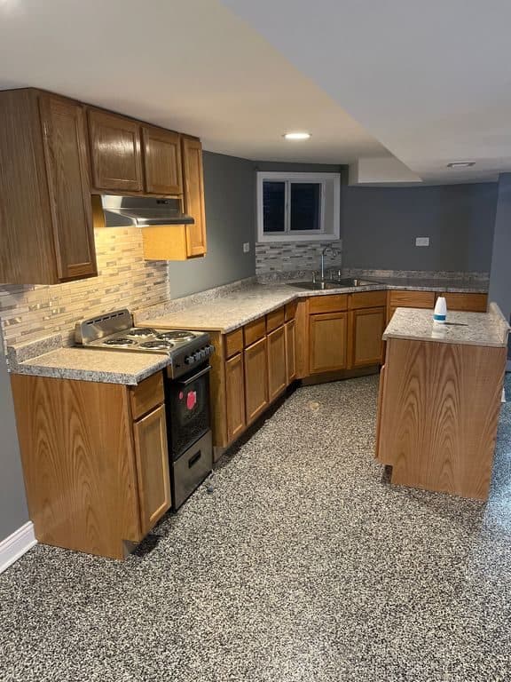 3 BR for rent — 3623 W Grenshaw St, Chicago 1