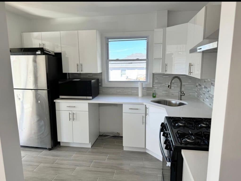 3 BR for rent — 15-15 209th St #3, Bayside 1