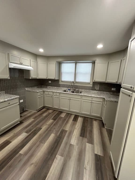 2 BR for rent — 8747 S Houston Ave #2R, Chicago 1
