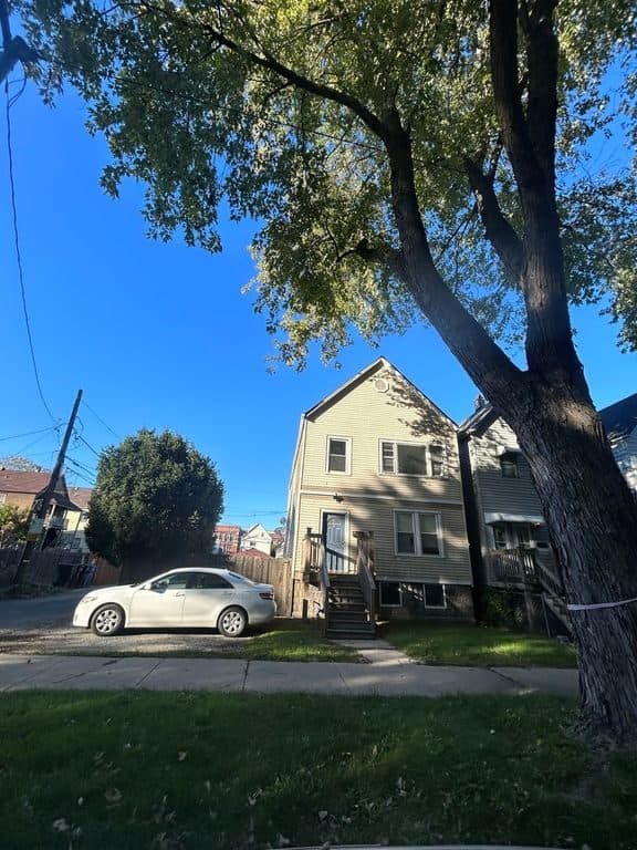 2 BR for rent — 644 W 49th St #1F, Chicago 1