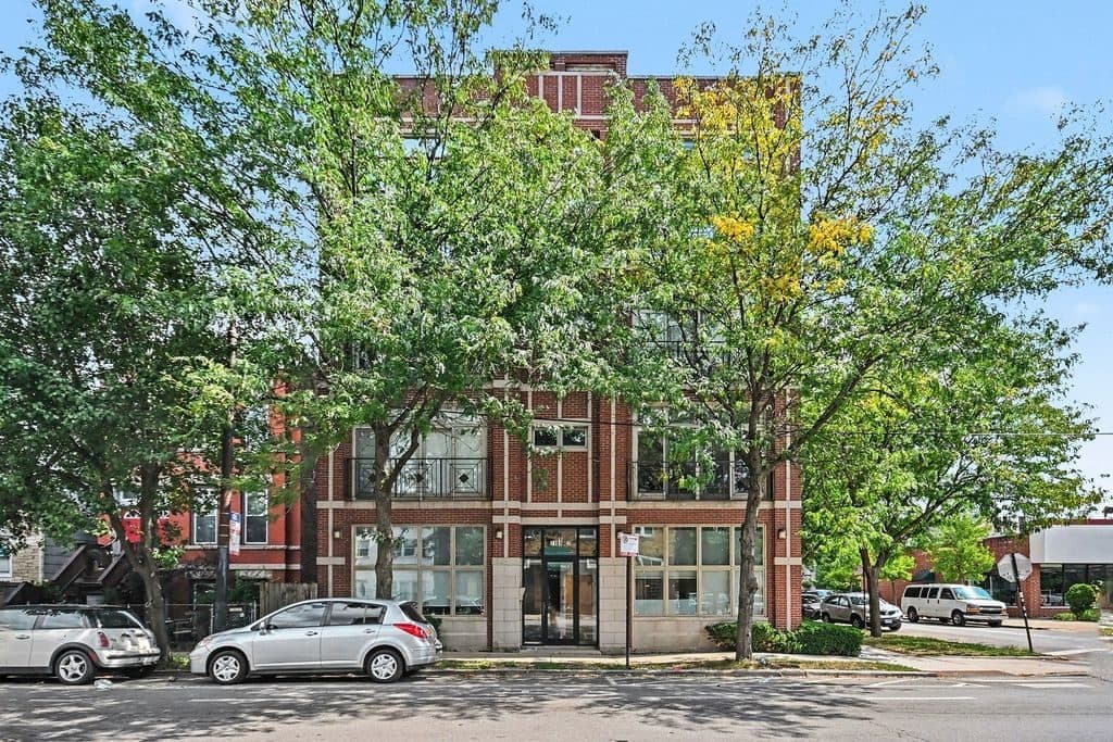 2 BR for rent — 3101 N California Ave #1, Chicago 1