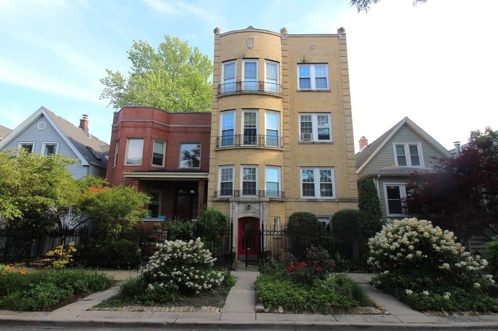 2 BR for rent — 1657 W Hollywood Ave APT 1, Chicago 1