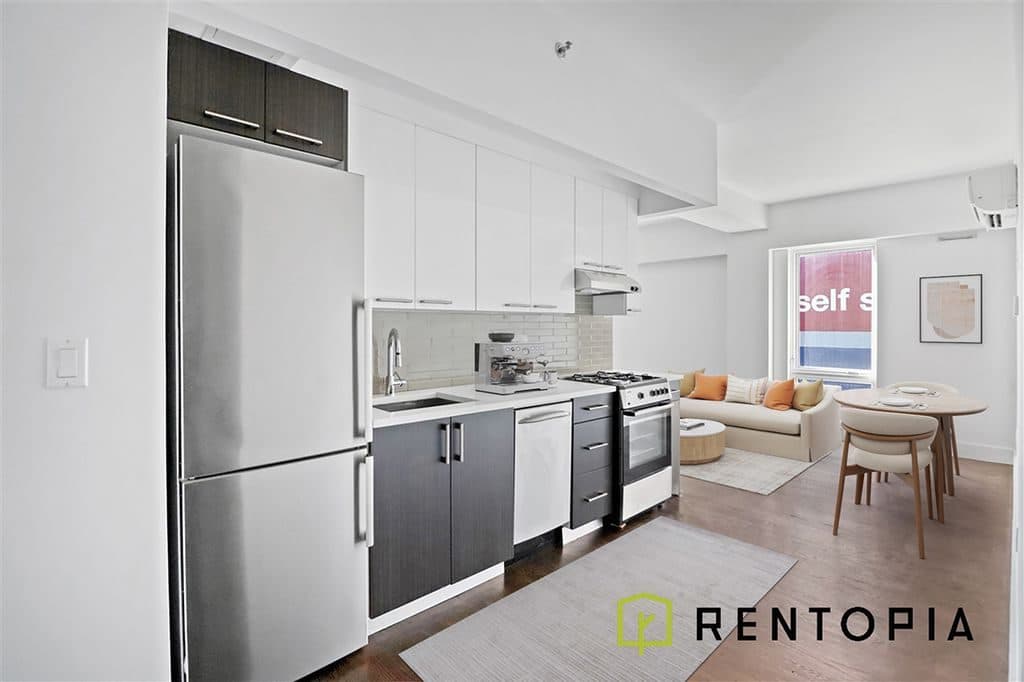 Studio for rent — 596 Washington Ave, Brooklyn 1