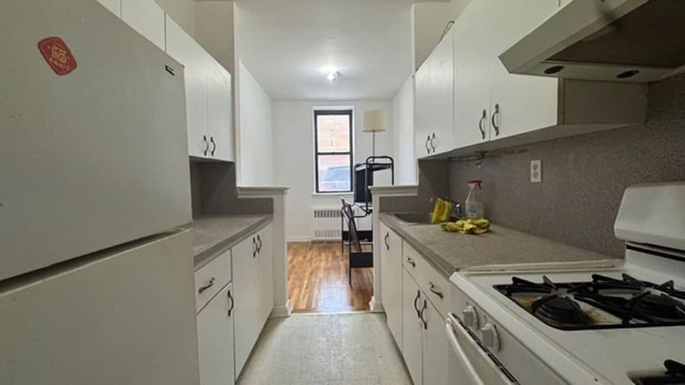 1 BR for rent — 143-30 Roosevelt Ave APT 1G, Flushing 1