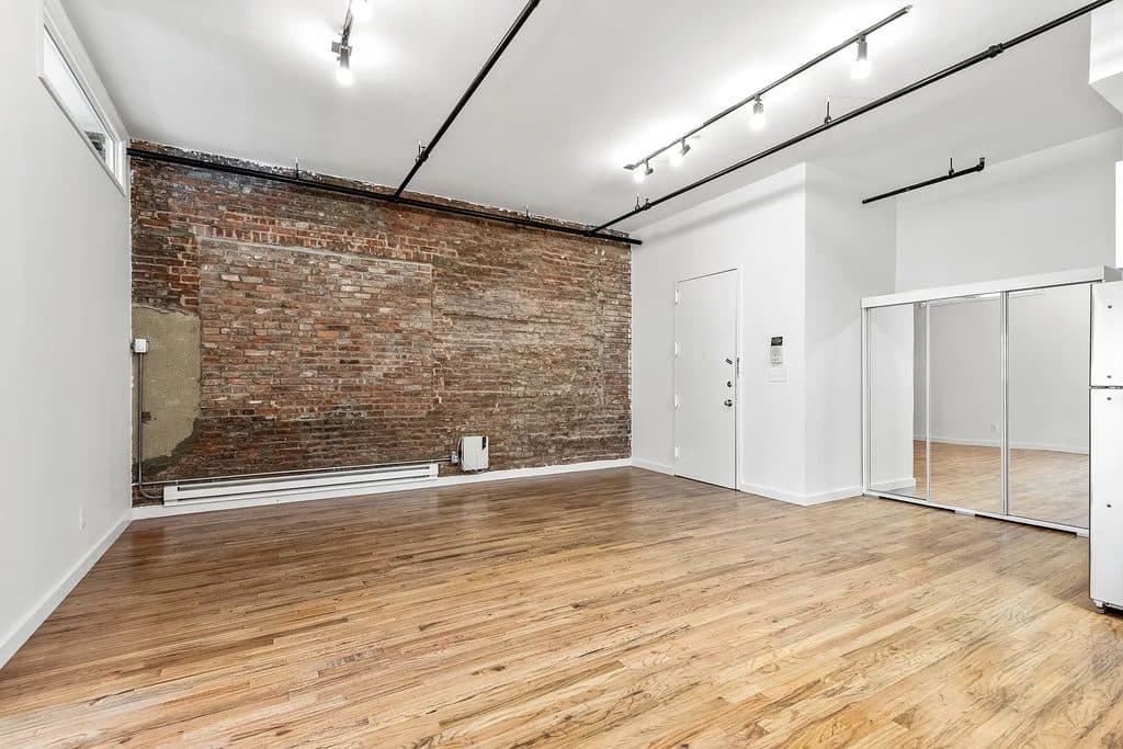 2 BR for rent — 16 Manhattan Ave APT 2H, Brooklyn 1