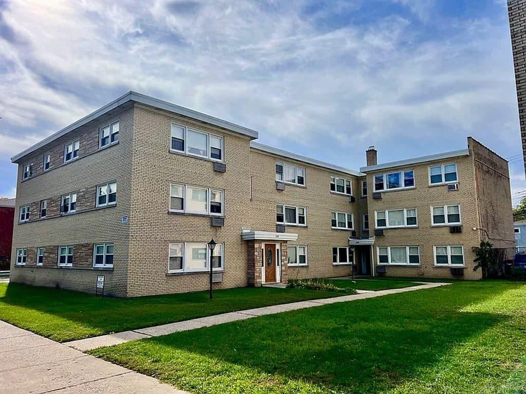 1 BR for rent — 6538 N Damen Ave APT 2W, Chicago 1