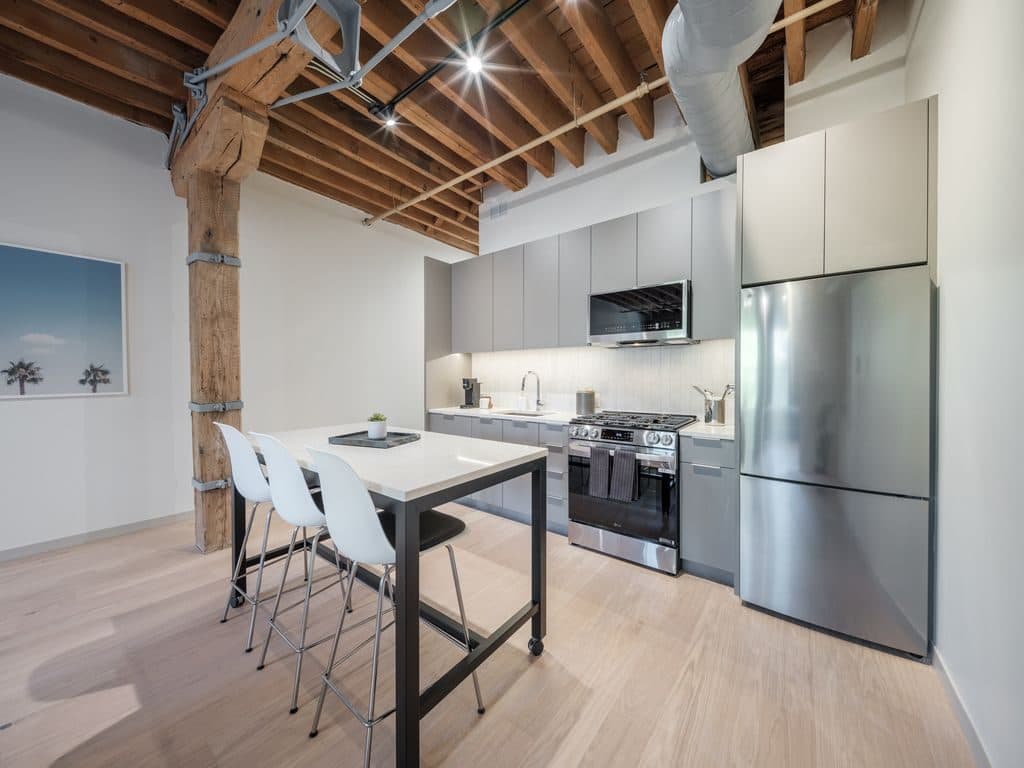 Studio for rent — 1350 N Wells St, Chicago 1