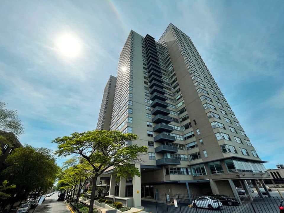 1 BR for rent — 6301 N Sheridan Rd, Chicago 1