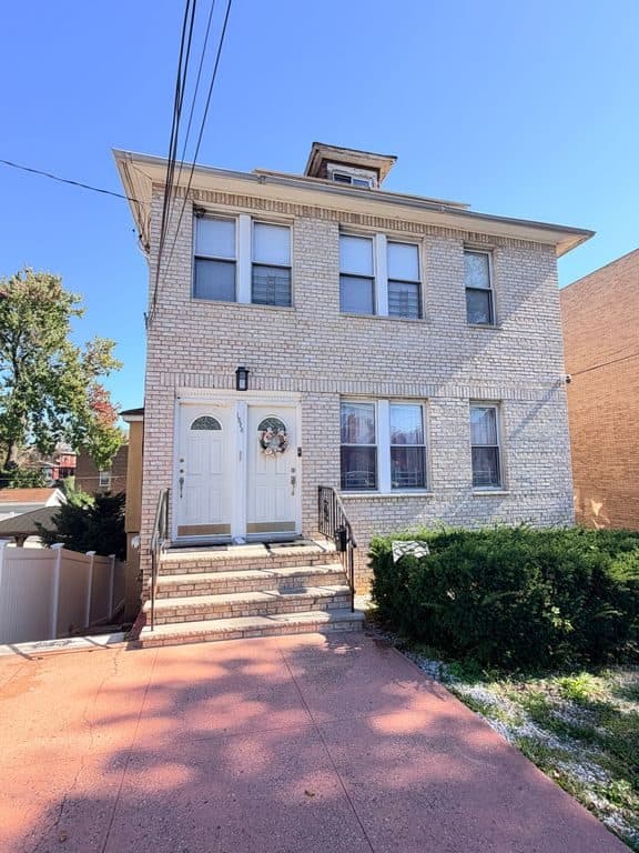 3 BR for rent — 1528 Dwight Pl #2, Bronx 1