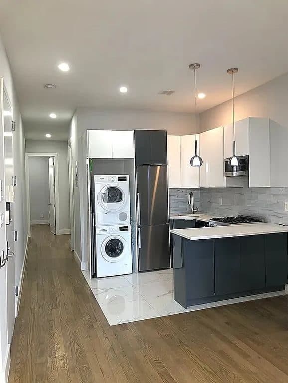 4 BR for rent — 2038 5th Ave APT 4F, New York 1