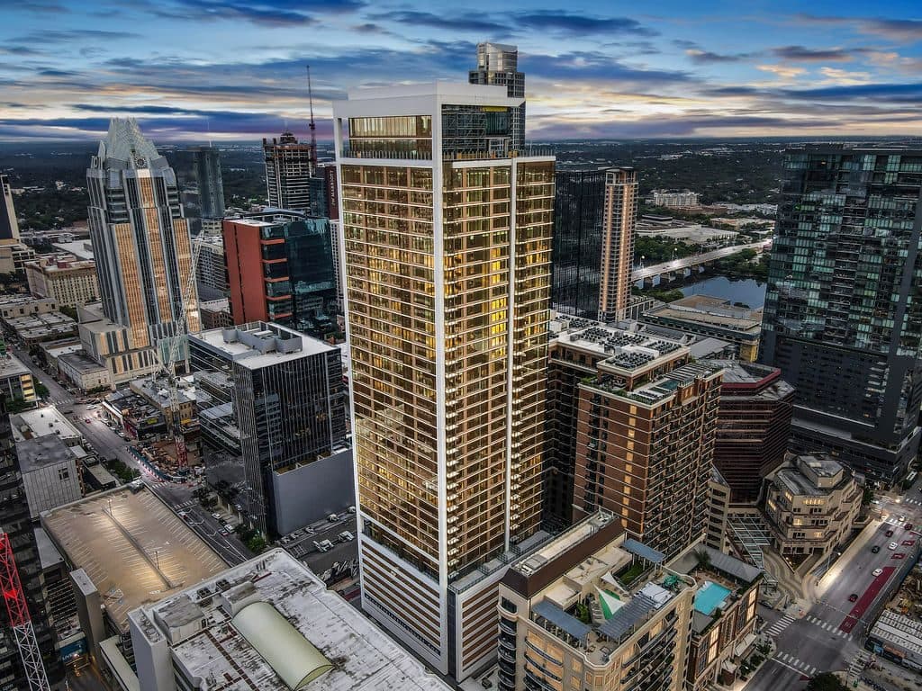 Studio for rent — 303 W 5th St, Austin 1