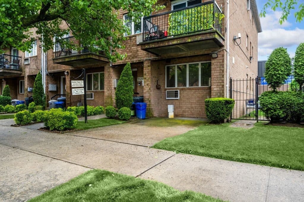 4 BR for rent — 2256 Hendrickson St #P1, Brooklyn 1