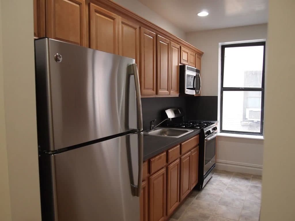 1 BR for rent — 72 Seaman Ave APT 5D, New York 1