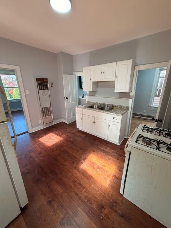 1 BR for rent — 8927 S Muskegon Ave #3A, Chicago 1