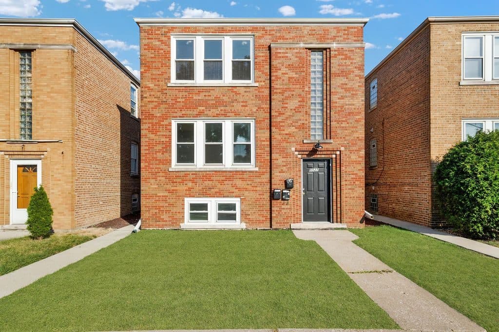 2 BR for rent — 5527 S Mason Ave #1, Chicago 1