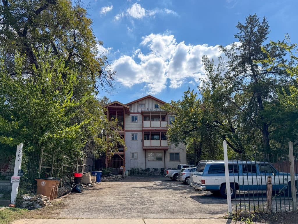 2 BR for rent — 1009 E 16th St #101, Austin 1