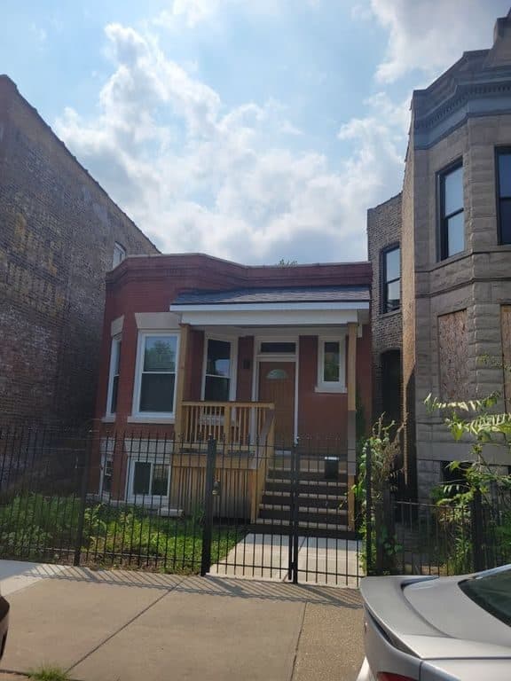 3 BR for rent — 1344 S Fairfield Ave, Chicago 1